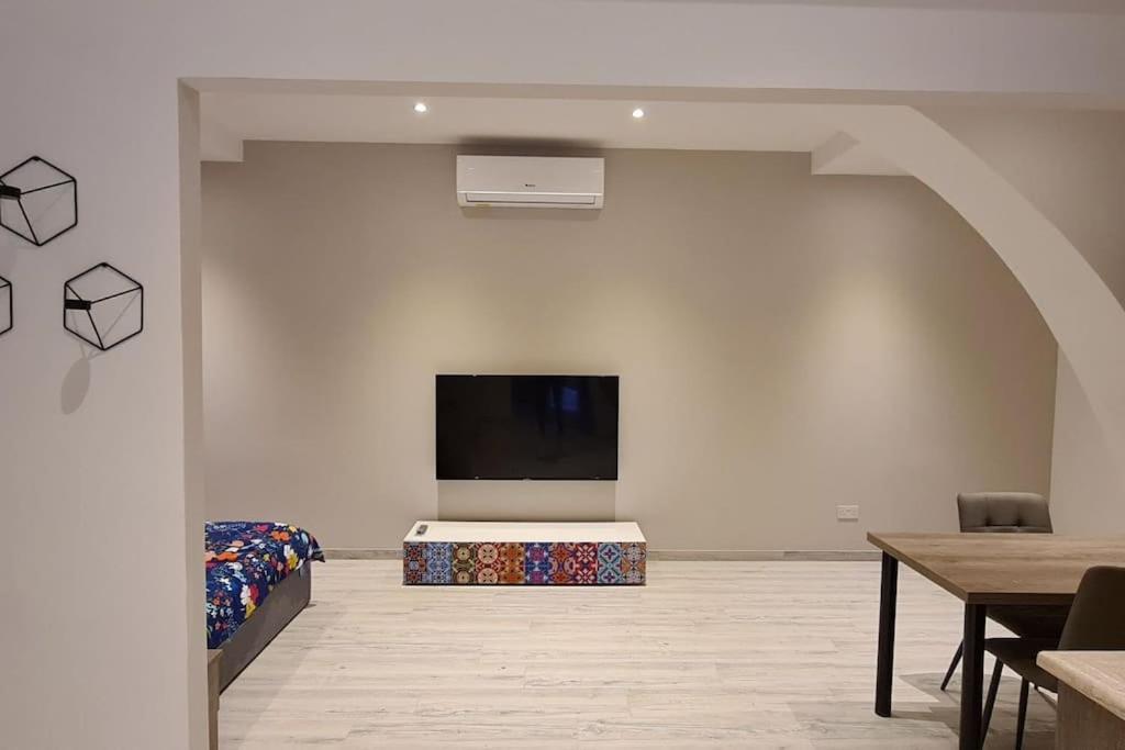 Highly Finished Studio Home In Валетта Экстерьер фото